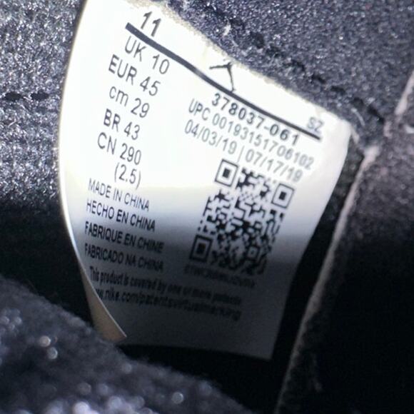 Jordan Retro 11 Bred Patent Leather Playoffs Athletic main image 3